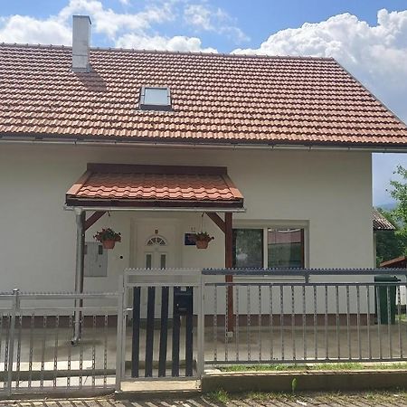 Keti Apartman Plaški Kültér fotó