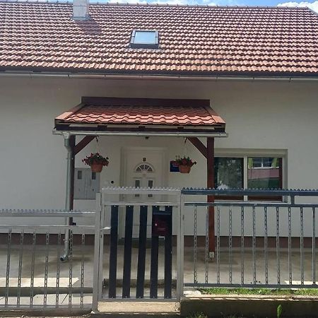 Keti Apartman Plaški Kültér fotó