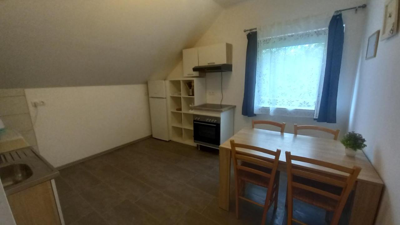 Keti Apartman Plaški Kültér fotó