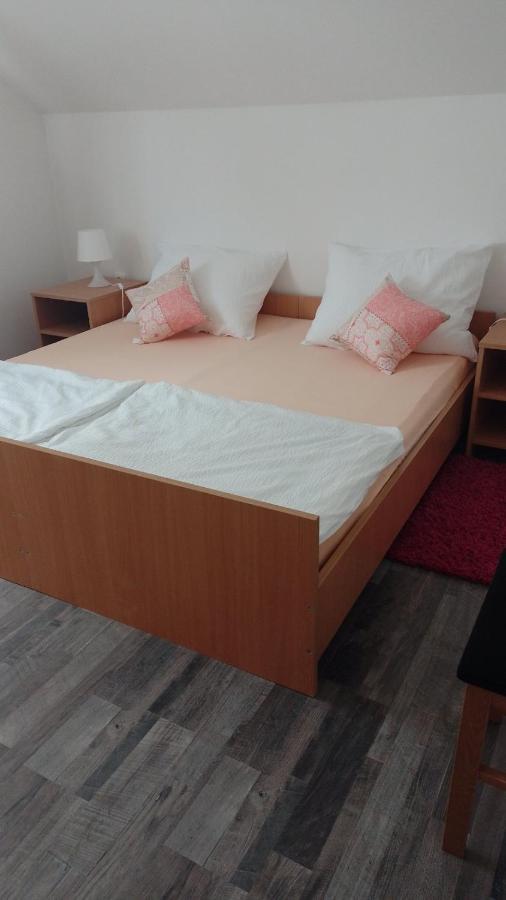 Keti Apartman Plaški Kültér fotó